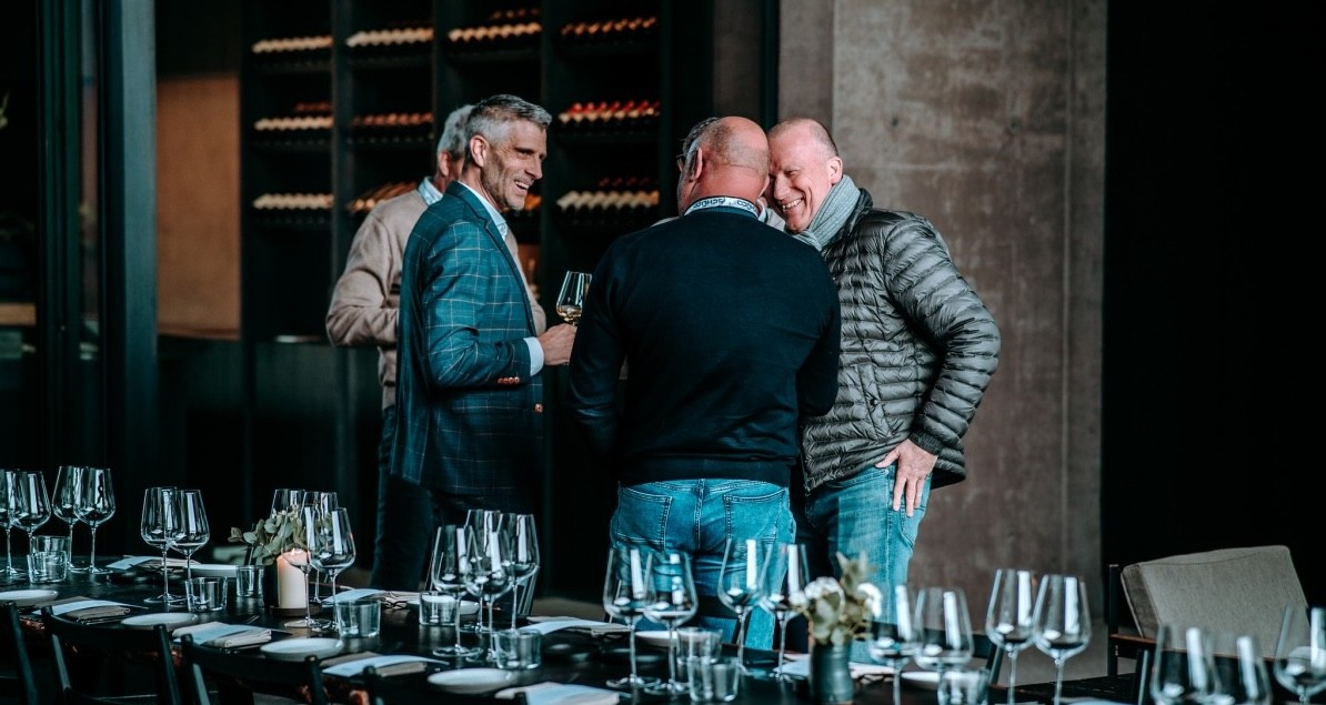 5 tips voor de beste foto's van je bedrijfsfeest- of event (en hoe je die daarna gebruikt)